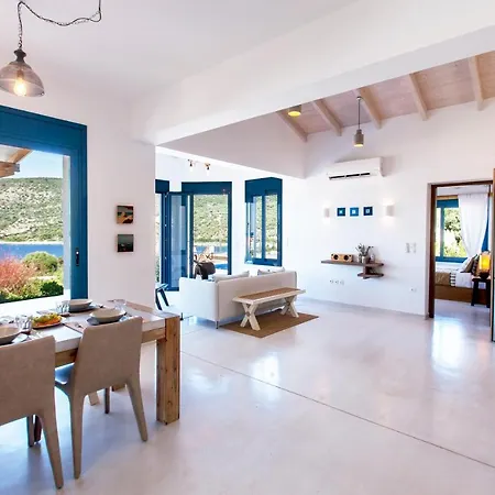 Alma Lefkada- Sea Front Villa